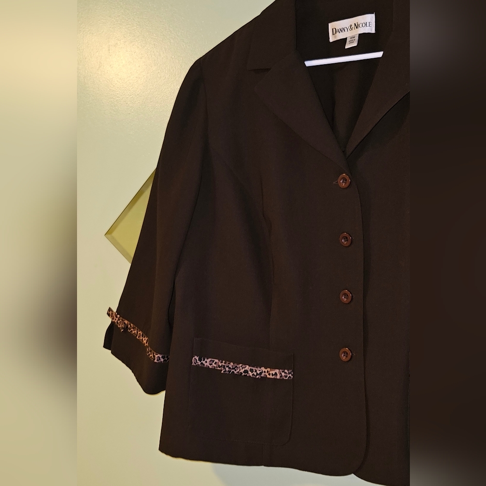 Danny & Nicole 18W Brown Blazer with Shoulder Pads - Picture 3 of 5